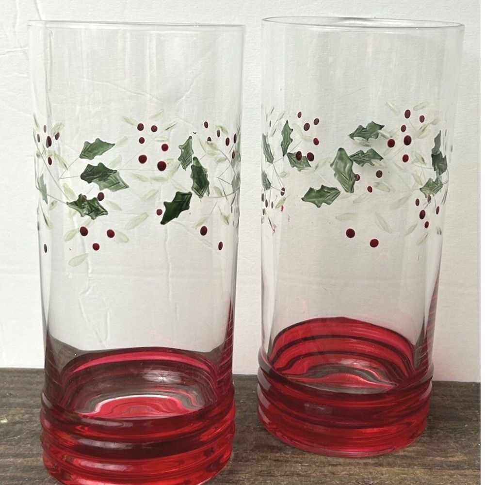 Vintage Pfaltzgraff Winterberry Christmas Holly Berry Highball Glasses Red TWO